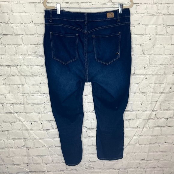 Jordache cropped blue skinny jeans - Picture 2 of 3